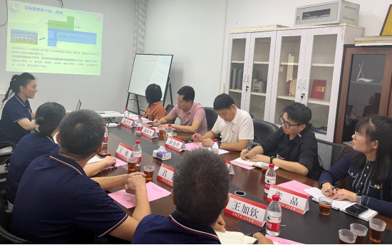 党旗在飘扬—我院迎接“实验室安全员党员先锋岗”中期检查、与吉林市委决策咨询委员会开展交流 党旗在飘扬—我院迎接“实验室安全员党员先锋岗”中期检查、与吉林市委决策咨询委员会开展交流