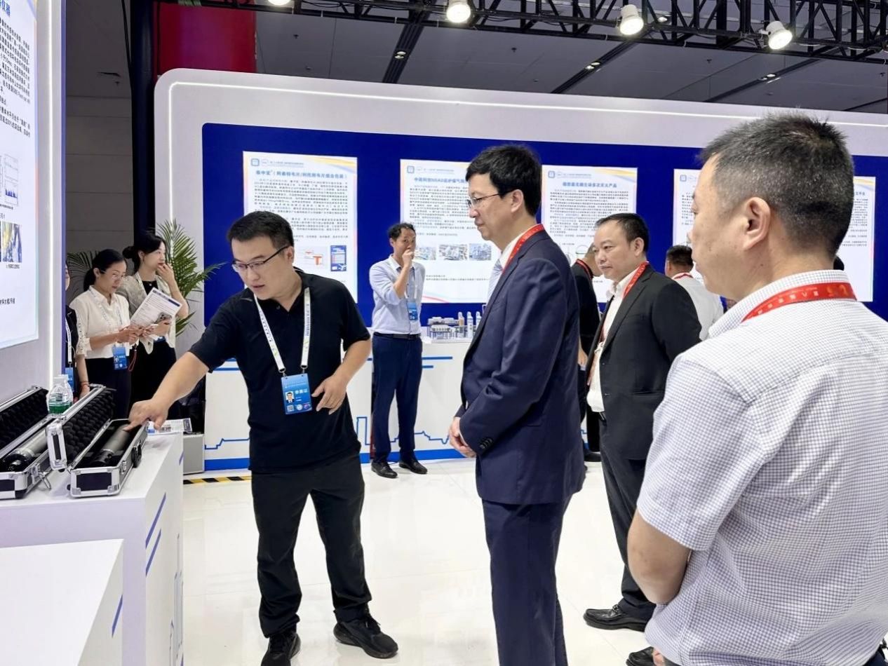 我院团队携“万米深海高精度传感器"成果亮相第二十三届中国·海峡创新项目成果交易会 我院团队携“万米深海高精度传感器"成果亮相第二十三届中国·海峡创新项目成果交易会