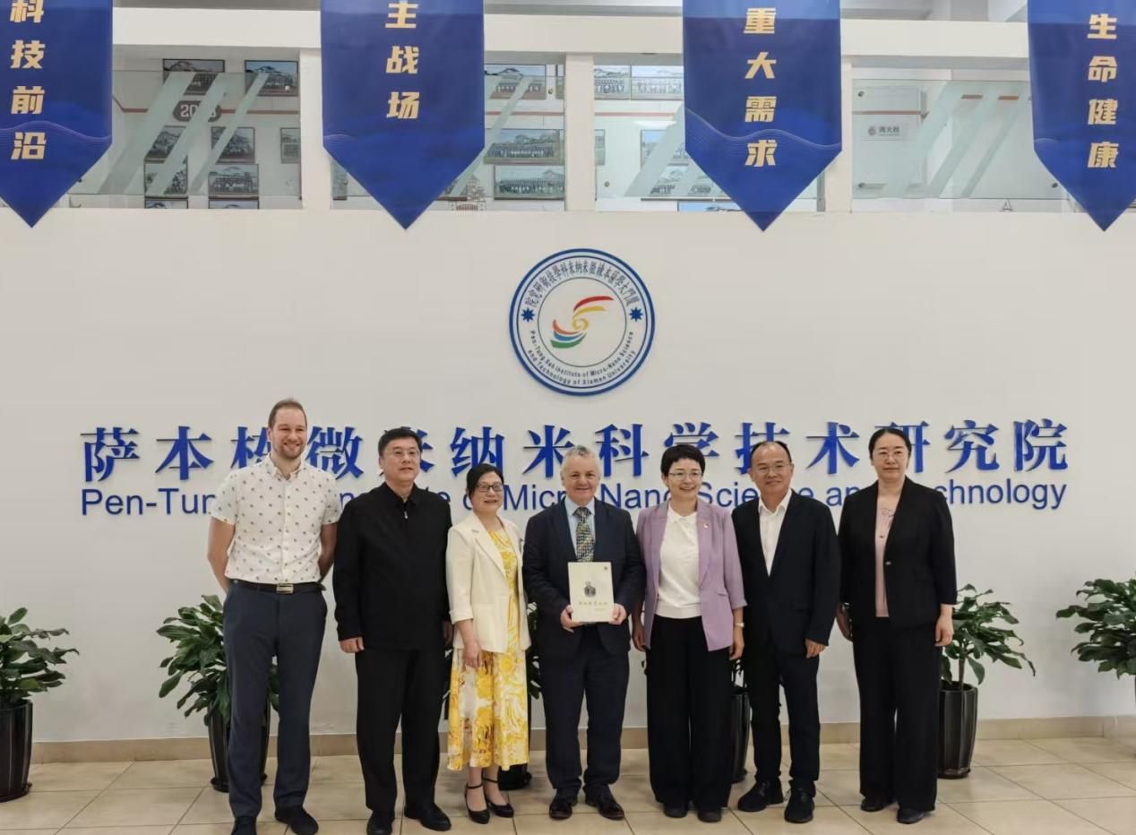 校友情深、薪火相传--葛文勋先生家人到访我院 校友情深、薪火相传--葛文勋先生家人到访我院