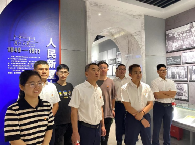 我院微纳技术研究生党支部联合厦门航空飞机维修工程部基地维修部第五党支部开展主题党日活动 我院微纳技术研究生党支部联合厦门航空飞机维修工程部基地维修部第五党支部开展主题党日活动