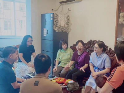 幸福来敲门 院领导走访慰问行政人员 幸福来敲门 院领导走访慰问行政人员